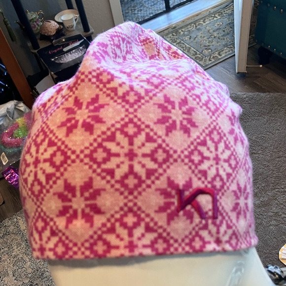 NWT Kari Traa Rose Beanie - Picture 4 of 7